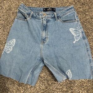 Hollister butterfly jhorts (cut jeans)